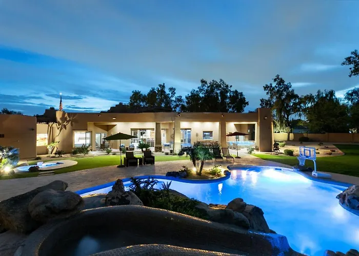 Lavish Estate Wthree Sport Courts & Theater! Scottsdale