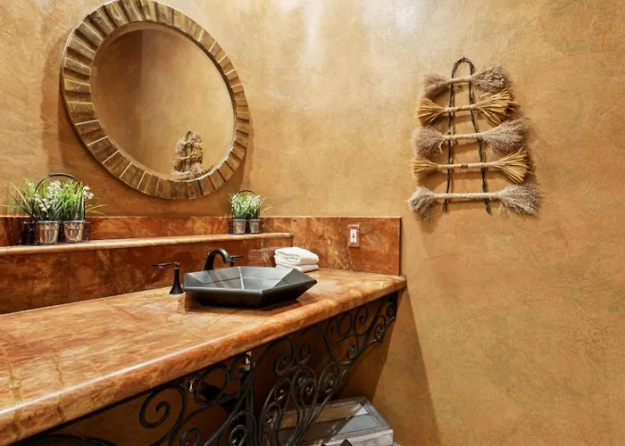 Holiday home Lavish Estate Wthree Sport Courts & Theater! Scottsdale