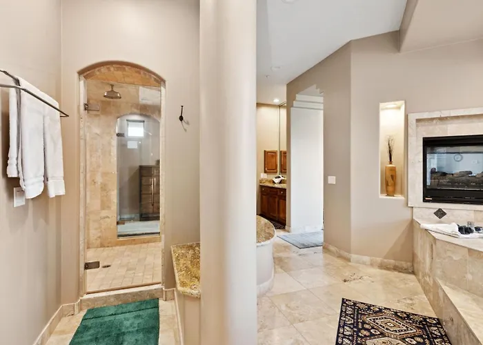 Lavish Estate Wthree Sport Courts & Theater! * Scottsdale
