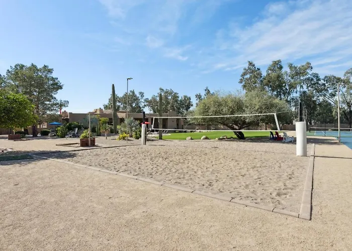 Lavish Estate Wthree Sport Courts & Theater! *